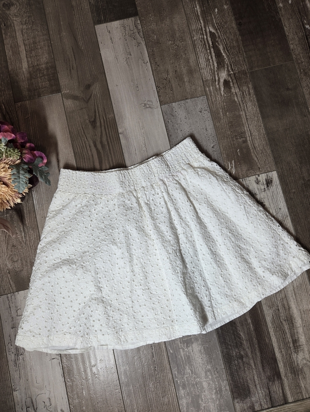 Mossimo White Eyelet A-Line Mini Skirt Women's Size Medium NWOT